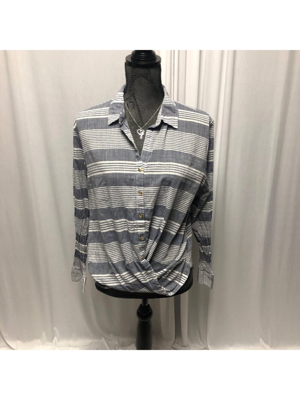 Maurices Shirt Womens Size Medium Blue White Striped Lightweight Blouse Nautical